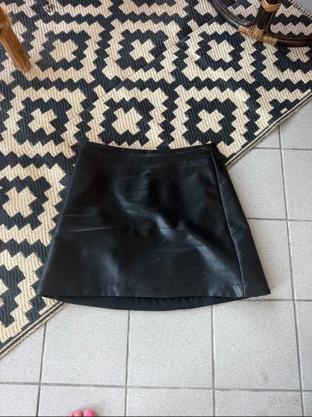 GAP Black Faux Leather Mini Skirt - Sleek Women's Skirt